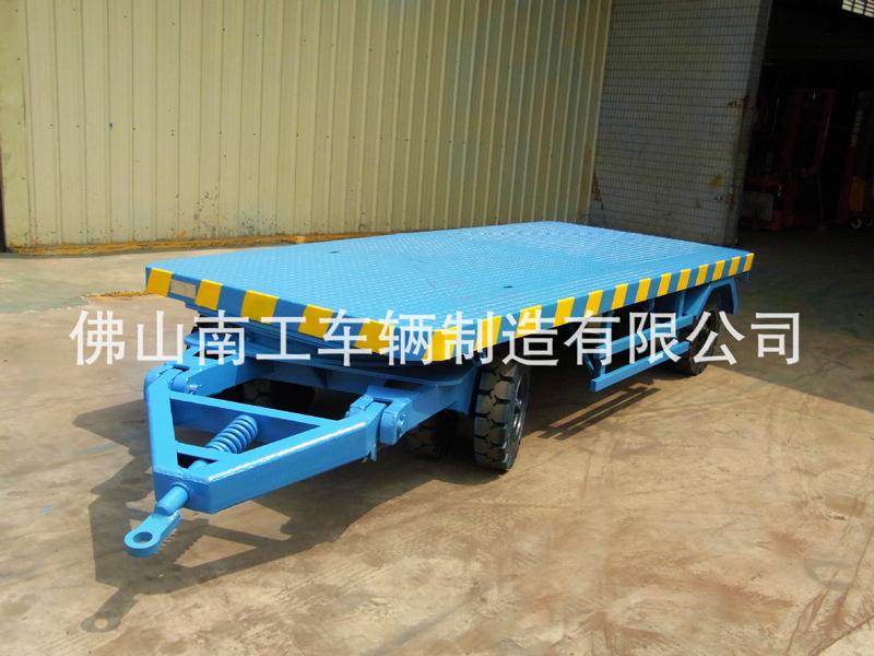 叉车牵引工业平板车 工厂车间周转用10吨乐鱼网页版leyu登录界面-乐鱼（中国）官方