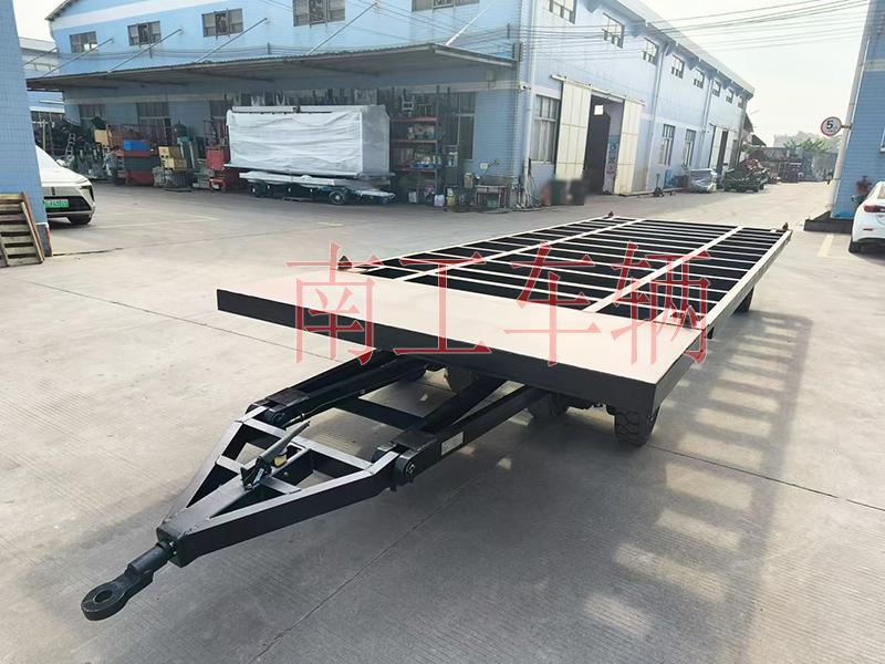 12吨骨架式乐鱼网页版leyu登录界面-乐鱼（中国）官方 带角锁刹车全挂车