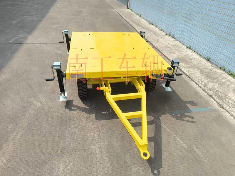 1.5吨轻型乐鱼网页版leyu登录界面-乐鱼（中国）官方带折叠支腿