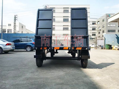 3吨带爬梯工业牵引乐鱼网页版leyu登录界面-乐鱼（中国）官方2I.jpg