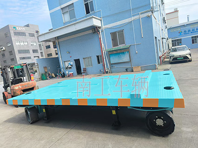 18吨重型乐鱼网页版leyu登录界面-乐鱼（中国）官方 四个转盘工具拖车3I.jpg
