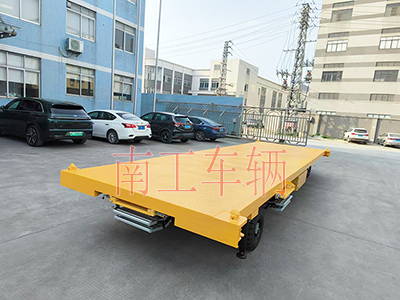 10吨乐鱼网页版leyu登录界面-乐鱼（中国）官方带液压支腿伸缩梯工具车5I.jpg