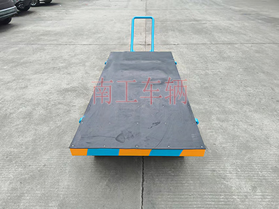 3吨小型乐鱼网页版leyu登录界面-乐鱼（中国）官方 带橡胶垫工具车3I.jpg