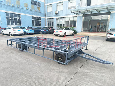 4吨骨架式乐鱼网页版leyu登录界面-乐鱼（中国）官方 带下翻护栏工具拖车I.jpg