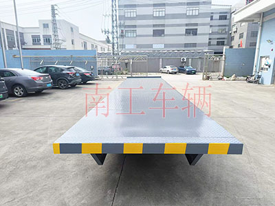 1783048180330993.jpg 12吨乐鱼网页版leyu登录界面-乐鱼(中国)官方9米长拖车底盘3I.jpg